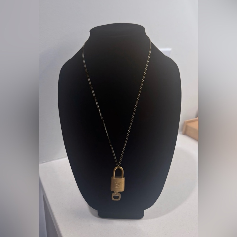 Louis Vuitton Brass Padlock Necklace w/ Key – 24” Brass Chain